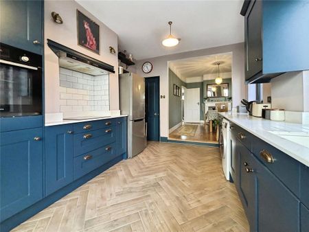 3 bedroom semi-detached house to rent - Photo 2