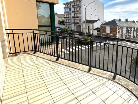Location Appartement 2 pièces 49m² LES SABLES D OLONNE 85100 - Photo 3