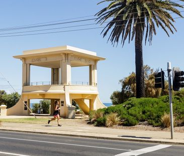 PRIME BAYSIDE LIVING IN THE HEART OF SANDRINGHAM - Photo 4
