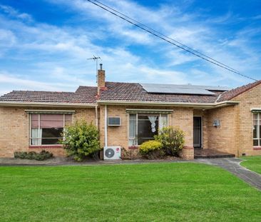 8 Plym Street, Bentleigh VIC 3204 - House For Rent | Domain - Photo 5