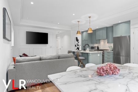 Townhouse in Vancouver West Side, BC - Photo 5