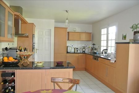 Location Maison 7 pièces 222m² FOURQUEUX 78112 - Photo 3