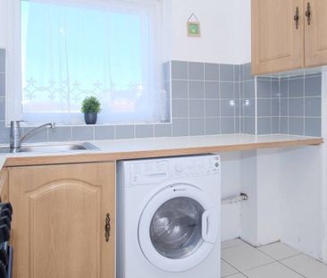 2 bedroom flat for rent - Photo 3