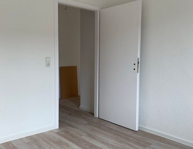 modernisierte 2-Zimmer-Dachgeschosswohnung, SolitÃ¼der StraÃe 12, Flensburg - Foto 1