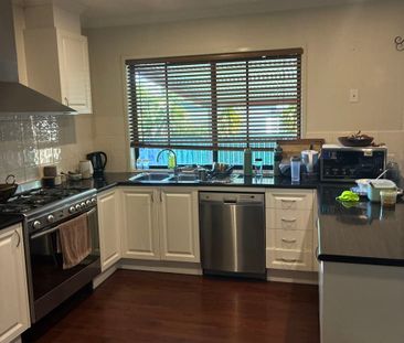 Modern & Low Maintenance - Photo 4