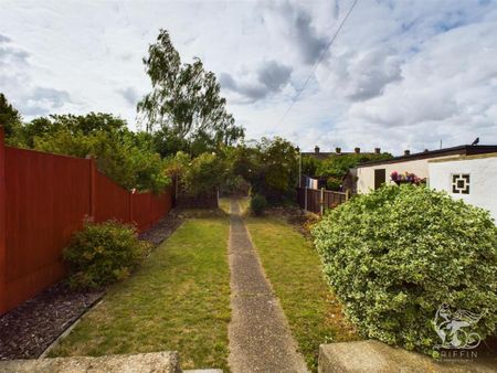 Benhurst Avenue, Hornchurch, RM12 - Photo 3