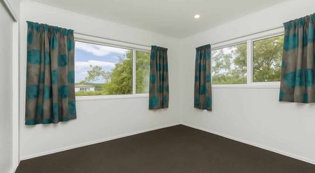 2BR House - Photo 2