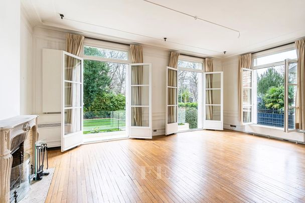 Neuilly-sur-Seine - Voie privée - Hôtel particulier - Photo 1