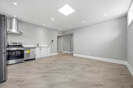 For Lease - 15 Bobmar Road Unit# Basement, Toronto, Ontario - Photo 5