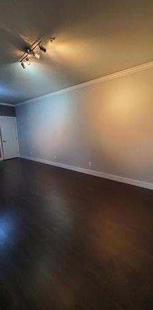 Three level half duplex available for Immediate Occupancy - Photo 1