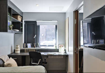 1 bedroom in a flat share to rent - Photo 3