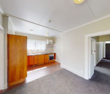 City Centre - 4 Bedrooms - Photo 4