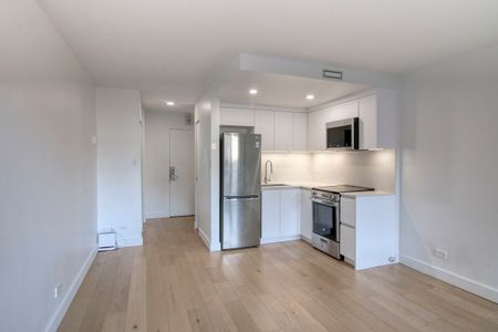 1975 Maisonneuve Blvd West - Photo 2