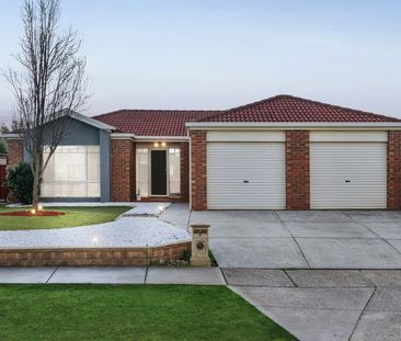 Spacious Three Bedroom Home with Pool & Alfresco! - Photo 2