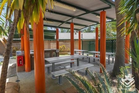 Gold Coast Short Term Rental, Hibiscus Chalet, Min 4 week stay, Fully Furnished - Photo 5