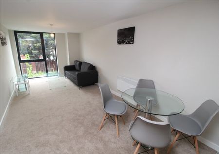 3 bedroom House To Rent - Photo 2