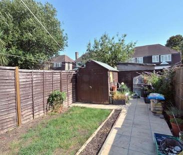 Ashwood Ave, Hillingdon, UB8 - Photo 5