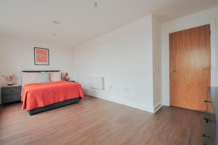 3 bedroom apartment to rent - Photo 2