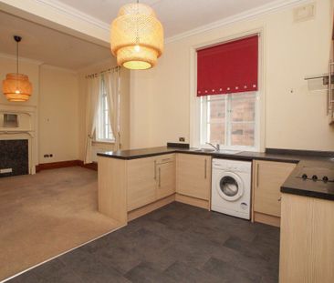 Flat in Citadel House, City Centre, Carlisle - Photo 5