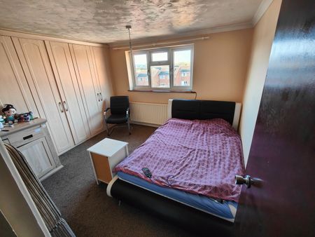 Room in a Shared House, Park Rise, LE3 - Photo 2