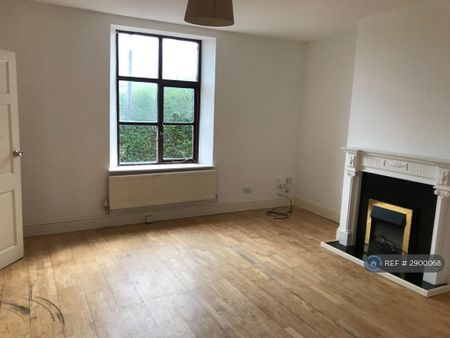 4 bedroom detached house to rent - Photo 4