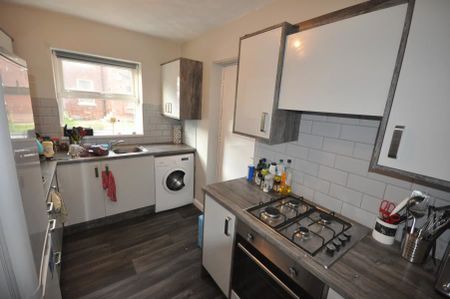 Ebberston Terrace, Hyde Park - Photo 3