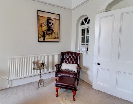 Warwick New Road, Leamington Spa - Photo 2