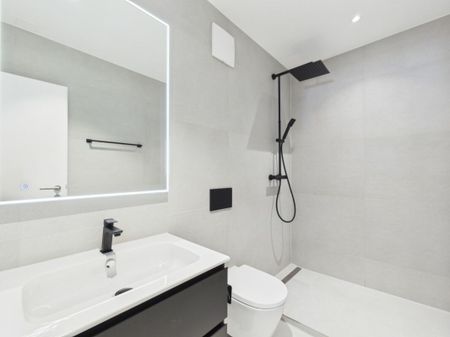 Grosszügige 7,5 Zimmer Wohnung kernsaniert für grosse Familien - Photo 2