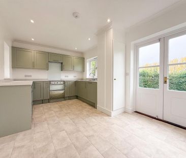 4 bedroom detached house to rent - Photo 6