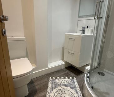 4 bed Apartment for Rent - Photo 2