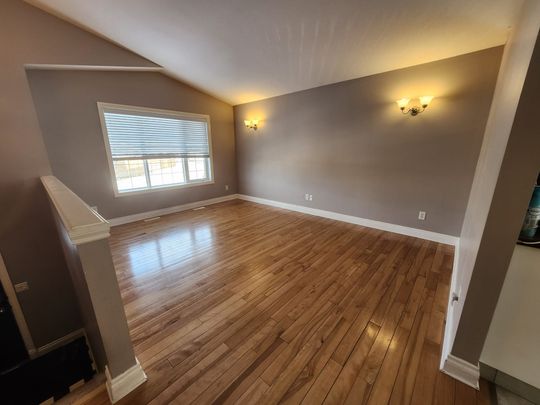 Beautiful 4 Bedroom House in Kentwood! - Photo 1