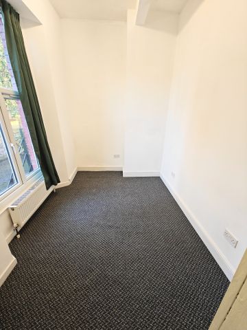 Fairfield Crescent - Photo 5