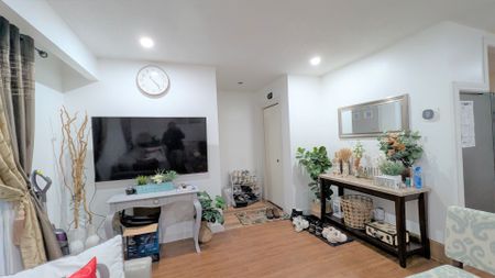 For Lease - 6532 Kuhn Crescent Unit# Main, Niagara Falls, Ontario - Photo 4