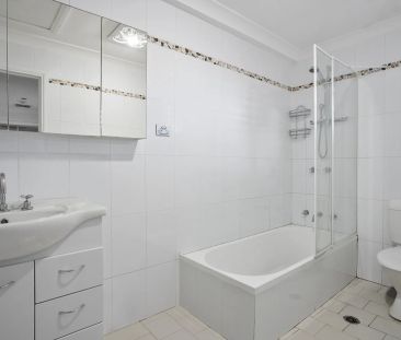 The Complete Package – Immaculate Modern Townhouse - Photo 4