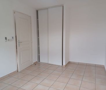 A LOUER - APPARTEMENT T2 - STE CLOTILDE - Photo 1