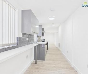 1 bedroom Flat To Let - Photo 3