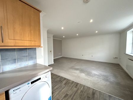 2 bedroom flat to rent - Photo 3