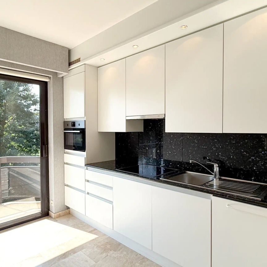 Appartement met twee slaapkamers, twee terrassen en garage in het hartje van Beveren - foto 1