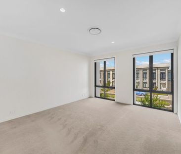 10 Birch Avenue, Mount Annan, NSW 2567 - Photo 6