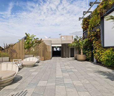 Stunning Waterfall Apartment - Photo 6