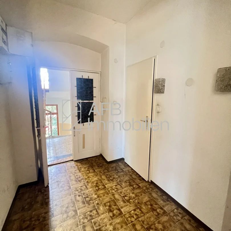 Unbefristeter Mietvertrag! Große Altbaugarconniere mit separater Essküche zu vermieten - Foto 1