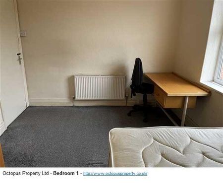 3 bedroom flat to rent - Photo 5