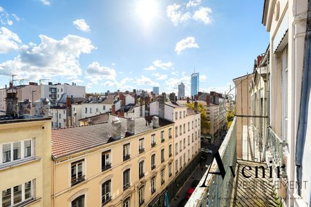 Superbe duplex T4 de 90m² climatisé en dernier étage - 3 chambres - vue dégagée- balcons - Lyon 6ème Foch - Photo 2