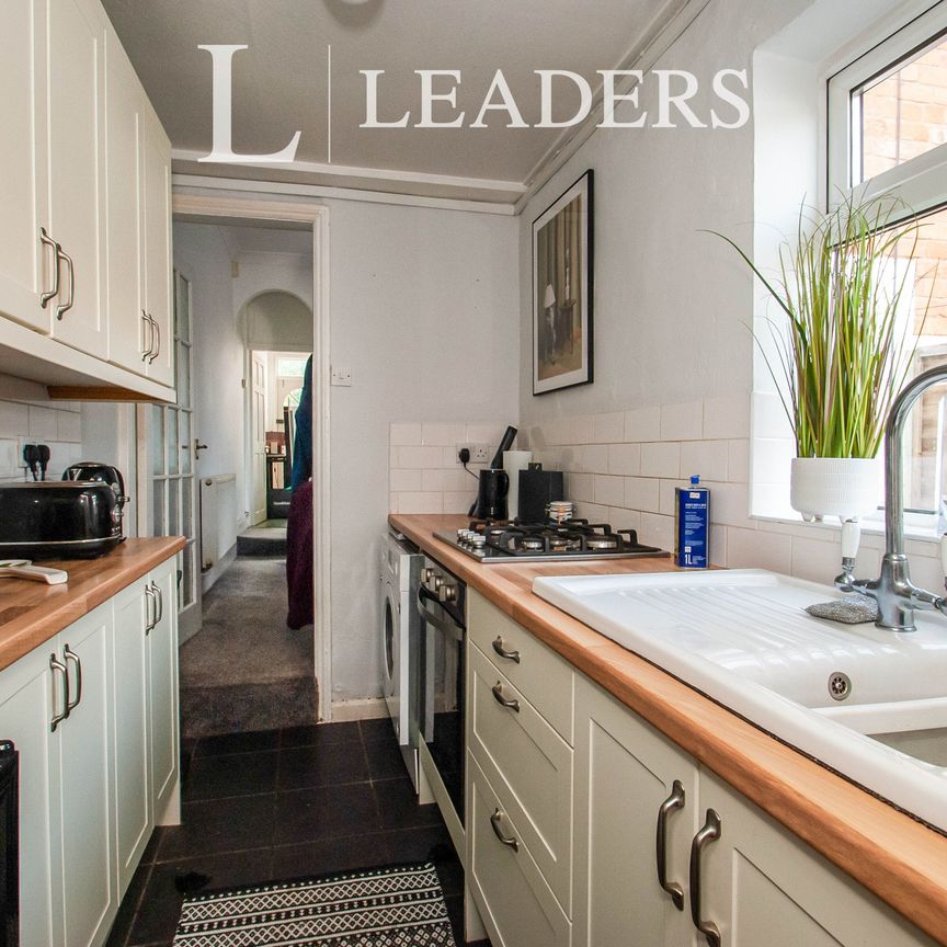 2 bedroom house to rent Warren Road, Stirchley, Birmingham, B30 - Photo 1