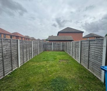 2 bedroom end of terrace house to rent - Photo 1