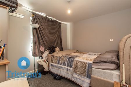 References Pending - 1 bed Flat - Photo 3