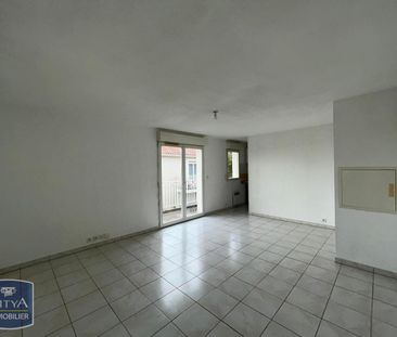 Location Appartement 2 pièces 47m² FONTENAY LE COMTE 85200 - Photo 4