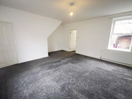 2 bedroom terraced house to rent - Photo 2