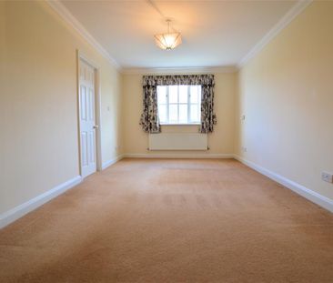 4 bedroom detached house to rent - Photo 4