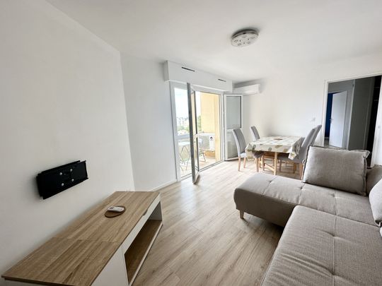 NIMES / ROUTE D'UZES - T2 MEUBLÉ avec BALCON, PARKING et CLIMATISATION - Photo 1